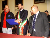 Giovanni Gamberini, Maurizio Mangialardi, Stefano Mengucci: consegna della targa di riconoscimento
