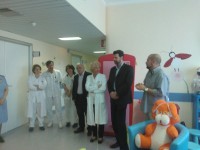 La consegna dei pc alla Ludoteca dell'Ospedale Pediatrico