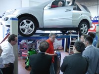 Una delegazione di tecnici dalla Russia, Singapore e Ucraina all'Autofficina Massimo Mariotti di Senigallia