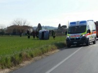 Incidente a Borgo Catena, auto ribaltata