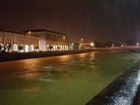 Il fiume Misa in centro a Senigallia attorno a mezzanotte del 23 maggio 2015