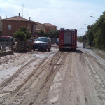 La pulizia dopo l'allagamento del 10 giugno sulla statale Adriatica nord al Cesano di Senigallia