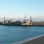 Il pontone per il dragaggio del porto di Senigallia