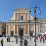 La chiesa del duomo, la cattedrale di Senigallia in piazza Garibaldi