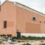La chiesetta di Montedoro ridotta a una mini discarica