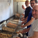 Gli addetti al fritto della Sagra del Pesce a Cesano di Senigallia