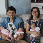 Il papà Tommaso Verdini, la mamma Eleonora Becci e le loro tre gemelline
