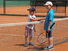 Due piccoli allievi del Senigallia Tennis Club