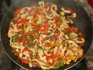 Fajita di pollo e verdure