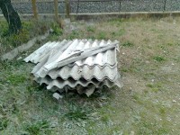 Lastre di amianto rotte rinvenute al Cesano di Senigallia