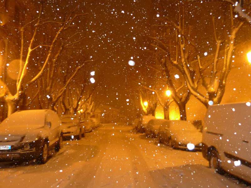 Strada di Corinaldo imbiancata dalla neve