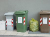 Bidoni per la raccolta differenziata