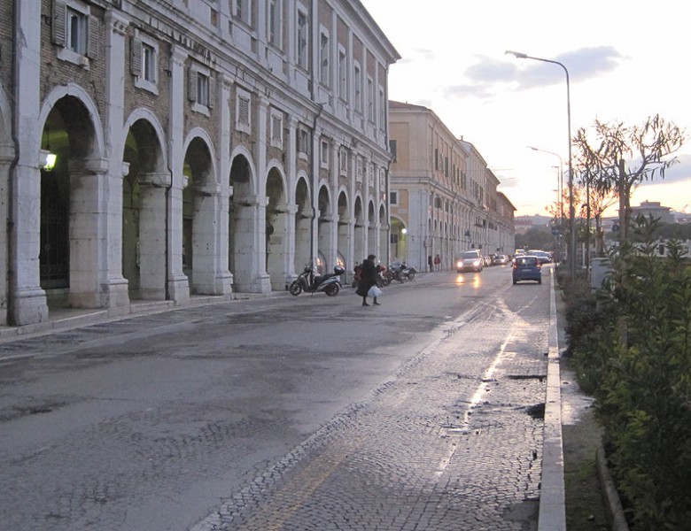 Portici Ercolani di Senigallia, tra piazza Manni e corso II Giugno