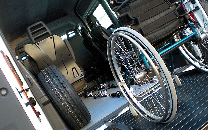Mezzo per il trasporto di disabili