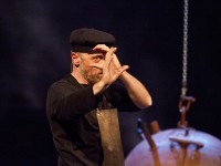 Marco Paolini nello spettacolo "Itis Galileo"