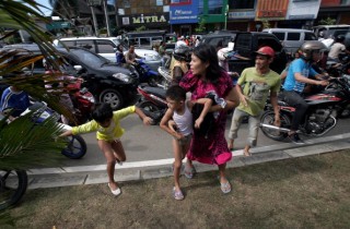 Indonesia, panico dopo il sisma