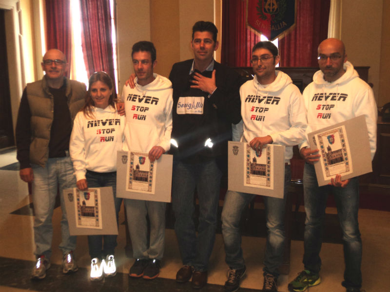 Gli atleti di Never Stop Run Senigallia premiati in Palazzo Comunale