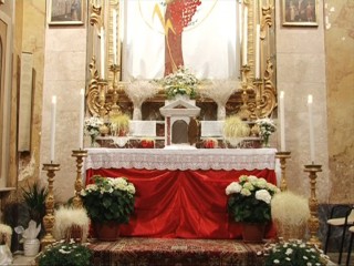Altare addobbato per i "Sepolcri"