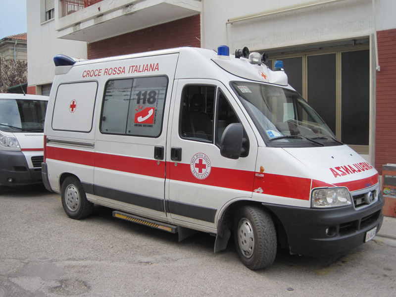 Ambulanza CRI a Senigallia