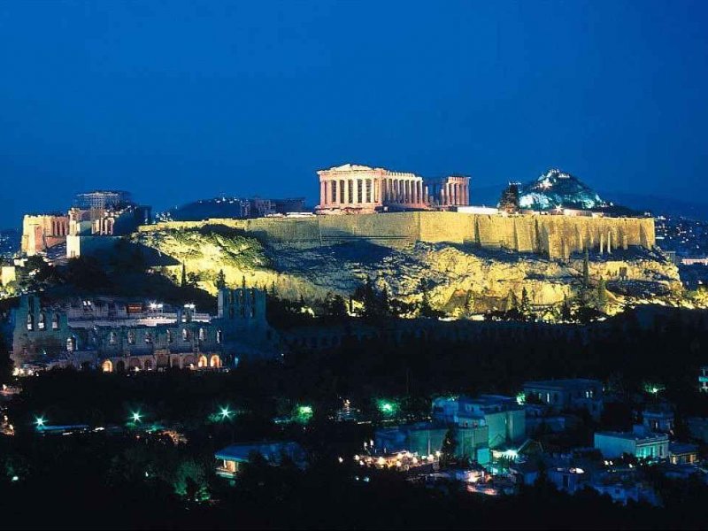 Veduta notturna di Atene