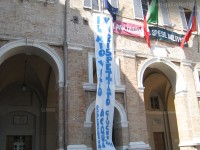 Striscione del Comitato per l'Acqua Bene Comune di Senigallia