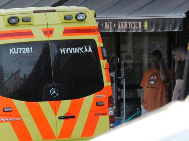 Ambulanza sul luogo dell'attentato a Hyvinkaa, Finlandia