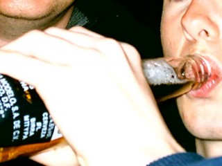 Alcol, birra, giovani, ubriachezza