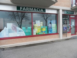 Farmacia Manocchi-Carloni al lungomare di Senigallia