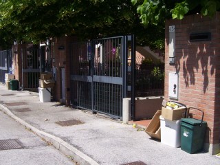 Mancato ritiro dei rifiuti al Ciarnin di Senigallia