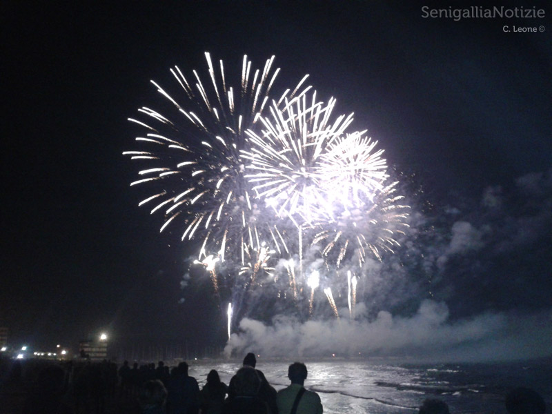 Fuochi d'artificio per la prima edizione del Senigallia Fireworks Festival