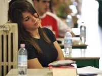 Ragazza all'esame di maturità