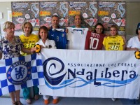 Il personale del Salesi con alcuni oggetti all'asta per il Lancio d'l Madon