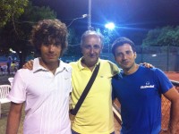 Giuseppe Bevilacqua con i tennisti del torneo Pettinari