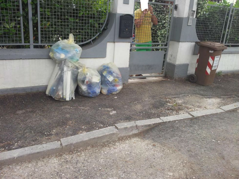 Mancata raccolta dei rifiuti a Senigallia
