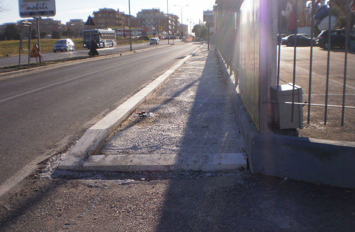 Costruzione di un marciapiede