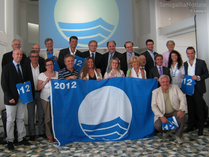 Consegna delle 16 bandiere blu d'Europa 2012 ai comuni delle Marche