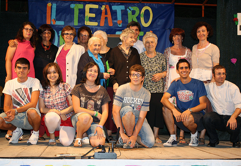 Il gruppo teatrale di Montignano del 2011