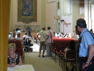 Incontro alla chiesa dei Cancelli sul tema della disabilità: cittadini, politici e giornalisti sono dovuti uscire fuori