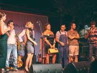 Il direttore artistido Di Liberto (secondo da destra) sul palco del Summer Jamboree a Corinaldo