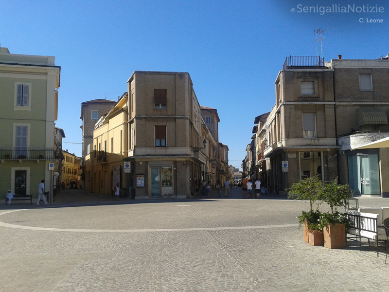 Senigallia, veduta di piazza Saffi, via Mastai e corso II Giugno