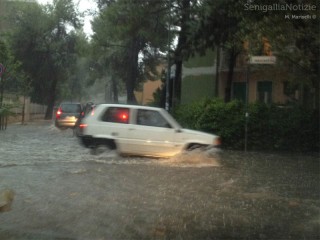 Allagamenti in via Mercantini - foto di Mattia Mariselli