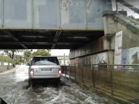 Strada allagata a Senigallia per la pioggia caduta nelle ultime ore. Foto di Lorenzo Ceccarelli