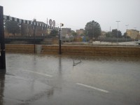 L'acqua che ha intasato il sottopasso di via Perillli, a Senigallia. Foto di Martina Bramucci