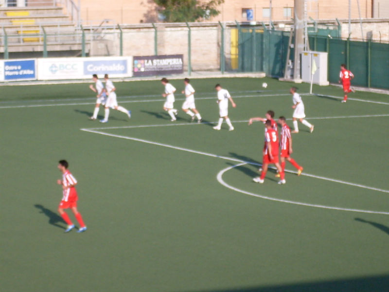 L'esultanza rossoblù dopo il decisivo rigore di Coppa in Vigor-Urbania 2-1