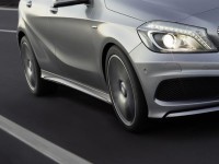 Auto della casa Mercedes, macchina, ruote, asfalto, velocità