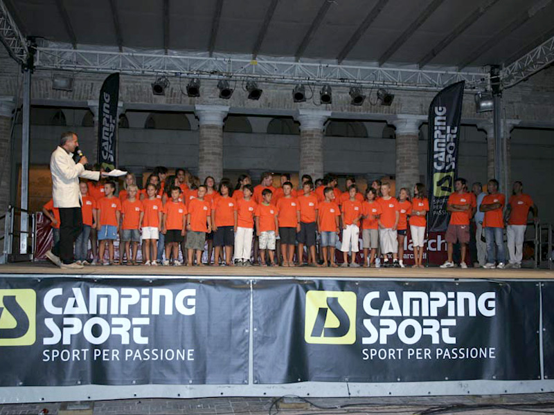 I ragazzi del sodalizio SailinSenigallia alla Notte dello Sport 2011