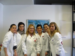 Al centro la dott.ssa Rossana Berardi con l’equipe di ricerca
