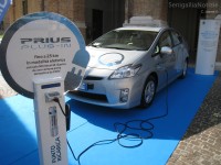 Toyota Motor Italia dà un'auto ibrida al Comune di Senigallia