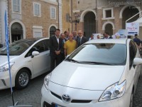 Toyota Motor Italia dà un'auto ibrida al Comune di Senigallia