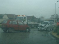 Incidente frontale tra due auto al Maestrale